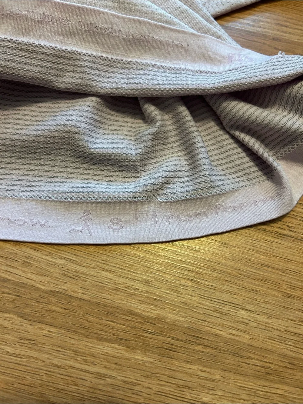 lululemon light pink swiftly tech women’s Long-Sleeve athletic shirt size 8